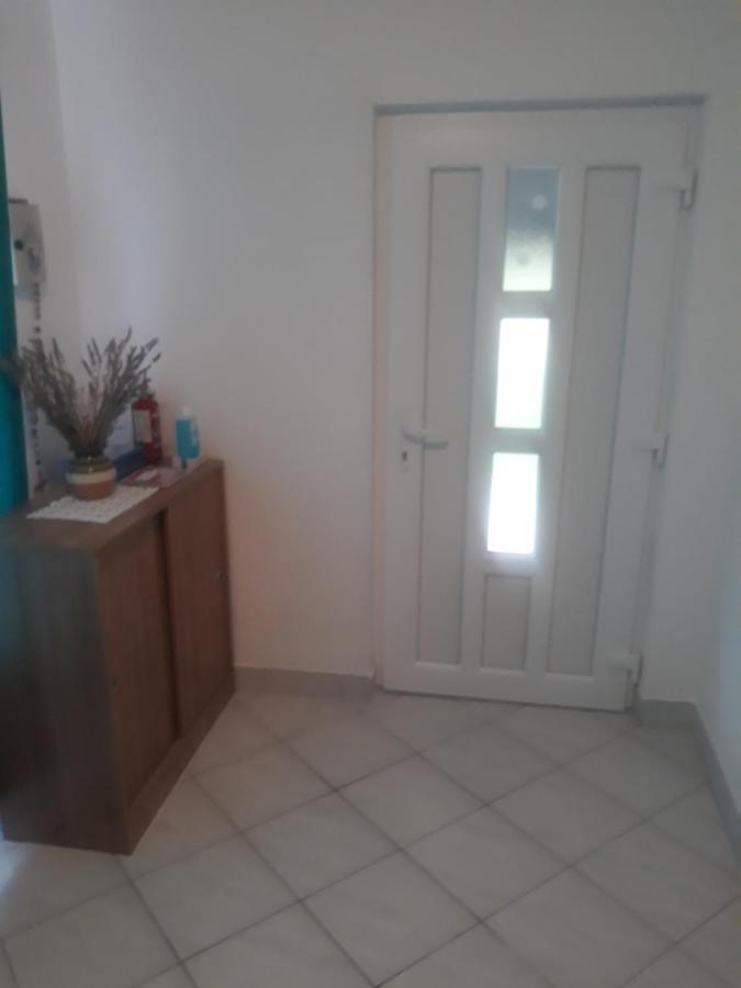 Apartman Lana Kijevo Экстерьер фото